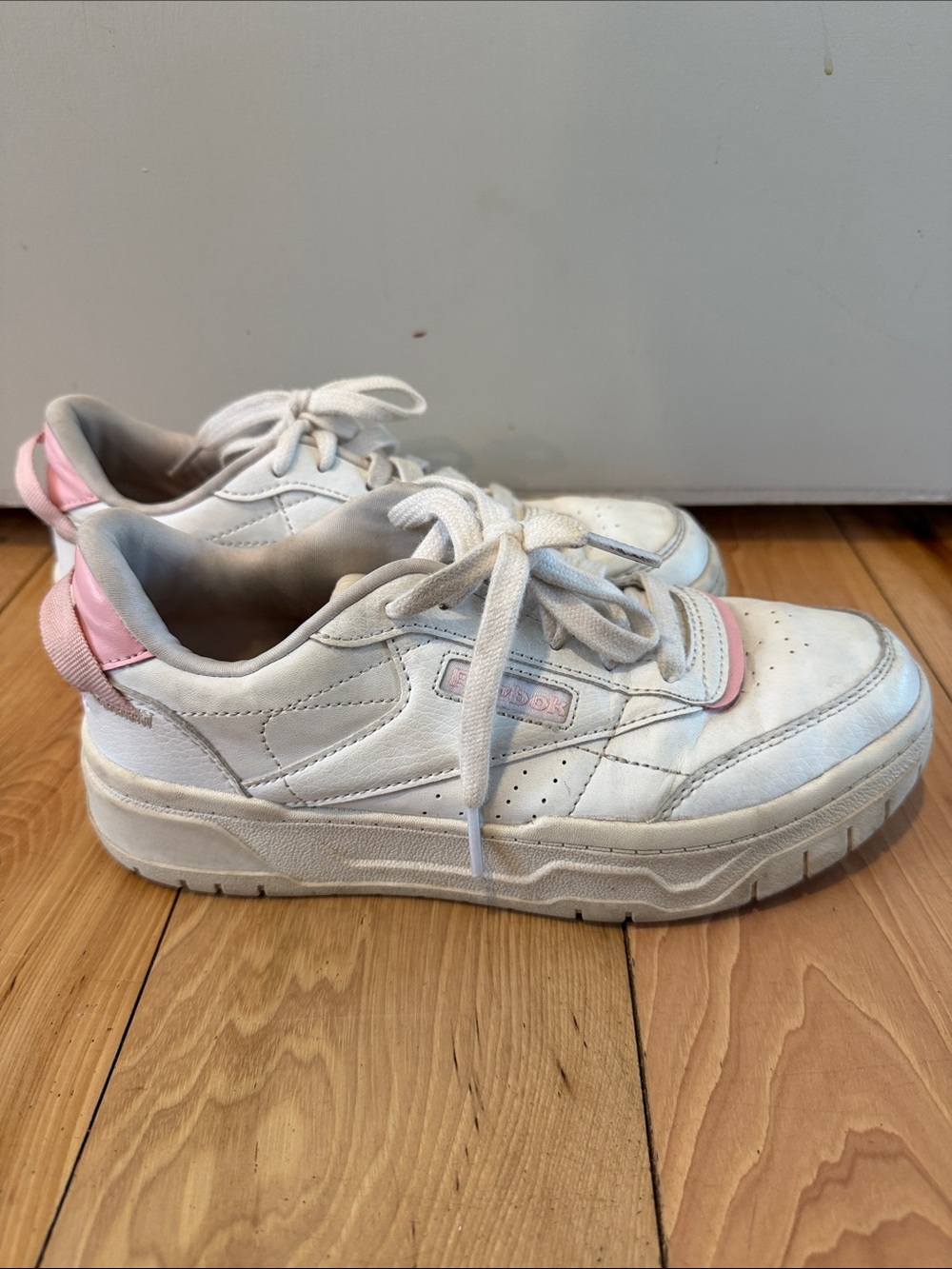 Reebok White and Pink kids Sneakers